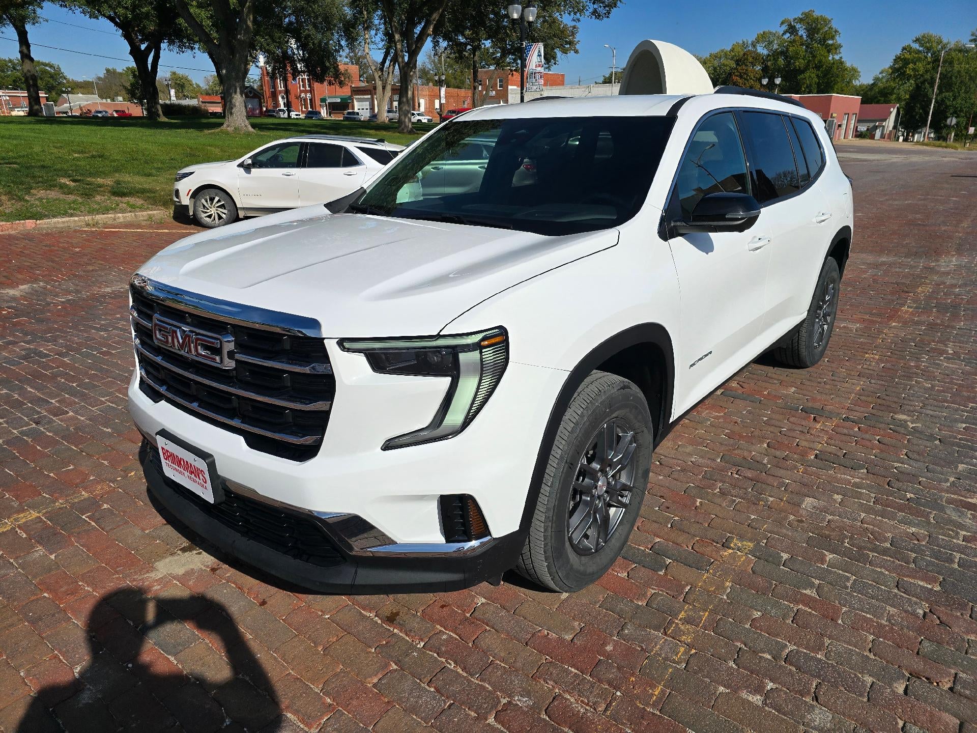Summit White 2026 GMC Acadia SUV / Crossover Four-Wheel Drive Automatic