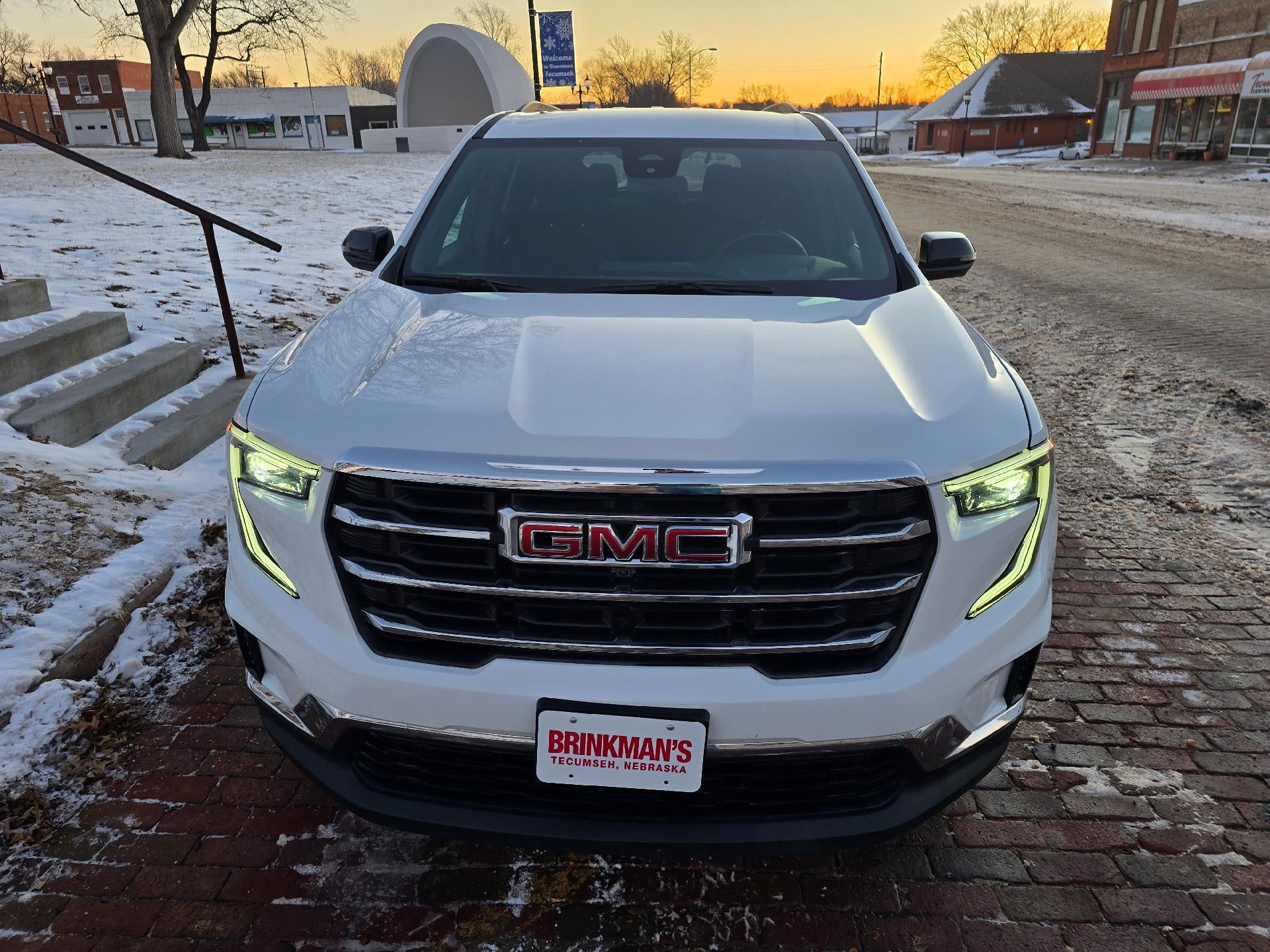 View vehicle photo 3