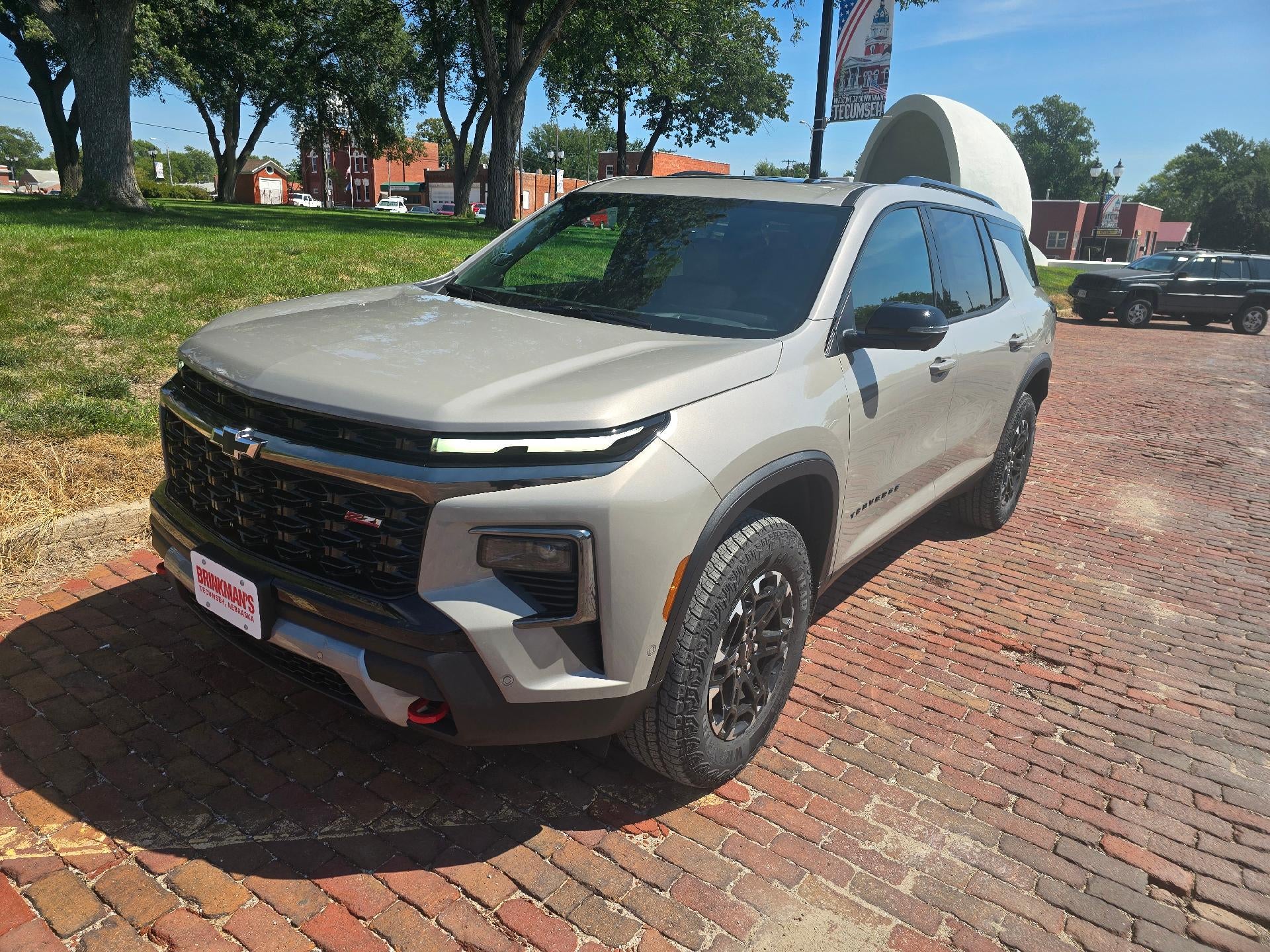 Sandstone Gray 2027 Chevrolet Traverse SUV / Crossover Four-Wheel Drive Automatic