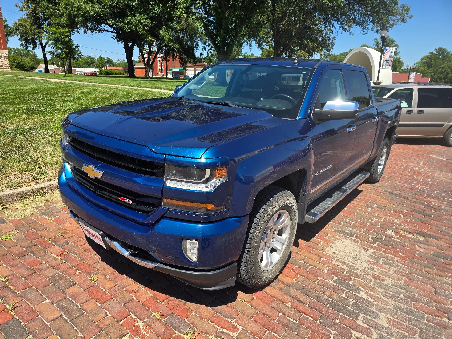 Deep Ocean Blue Metallic 2018 Chevrolet Silverado 1500 Pickup Truck Four-Wheel Drive Automatic