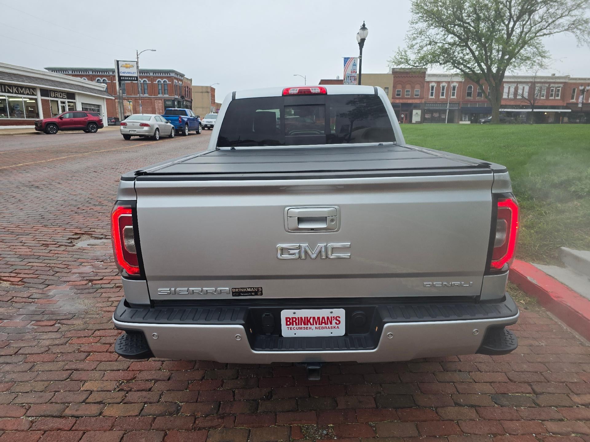 View vehicle photo 5
