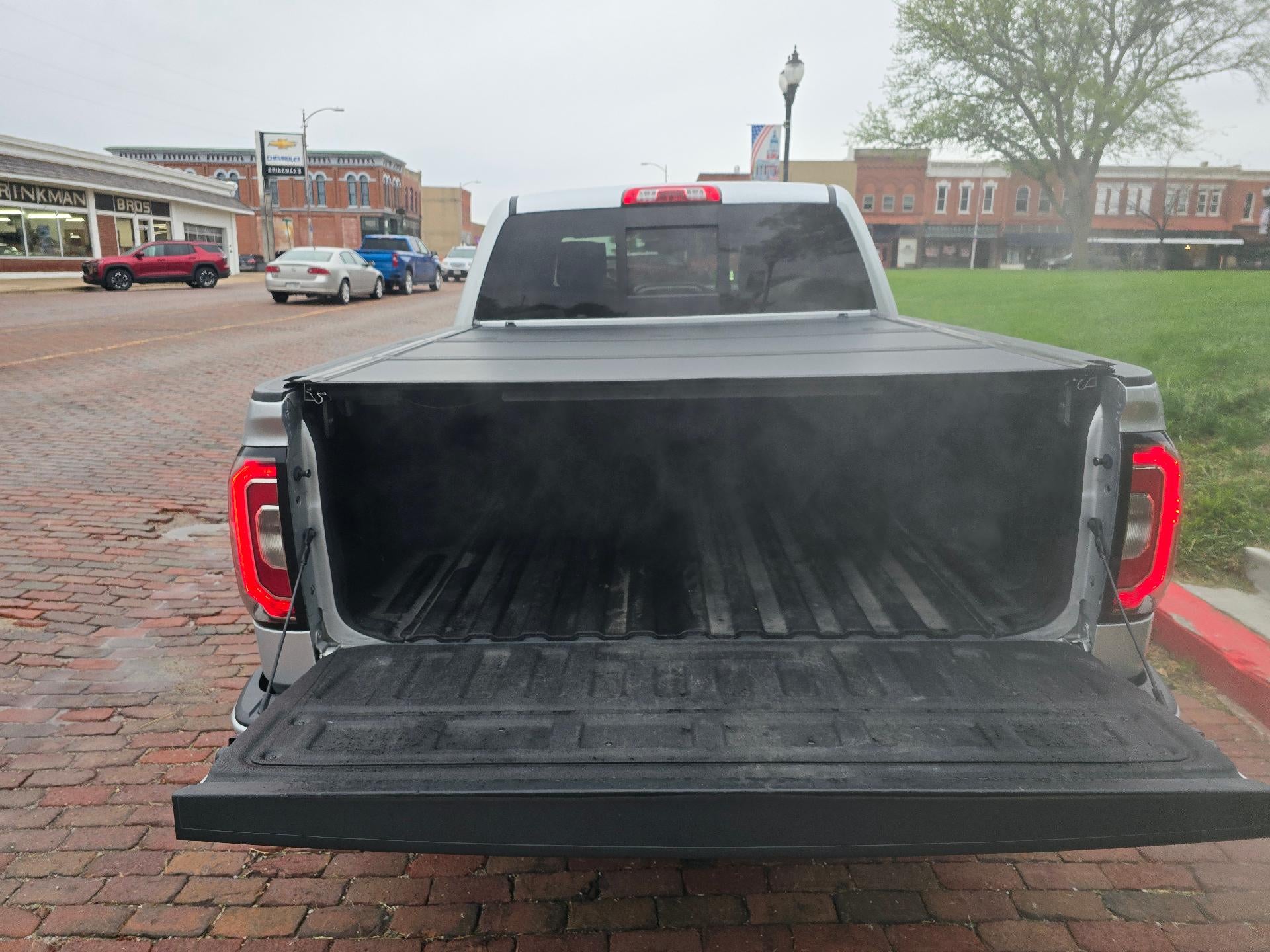 View vehicle photo 7