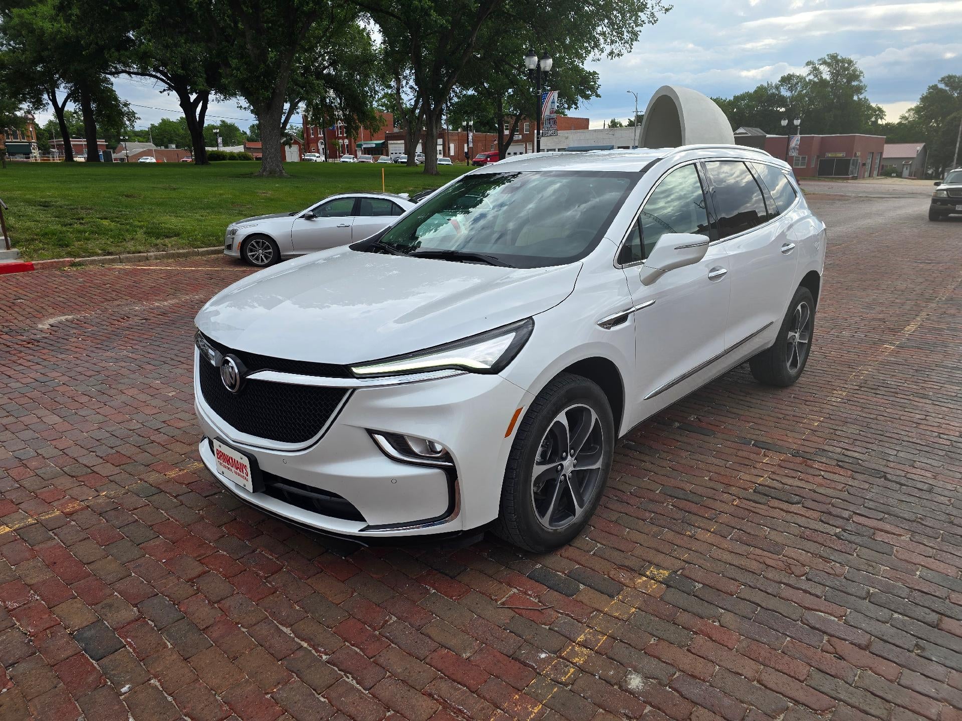 White Frost Tricoat 2022 Buick Enclave SUV / Crossover Front-Wheel Drive Automatic