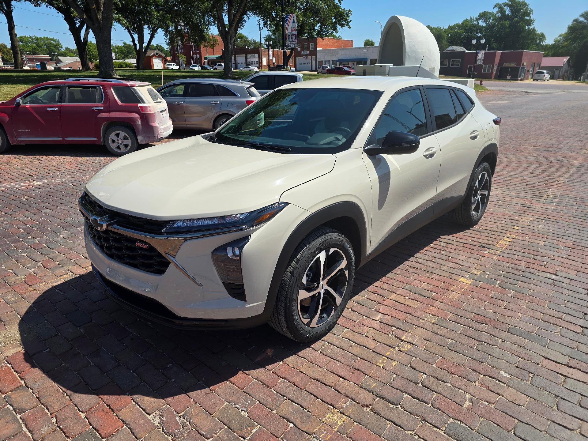 White Sands 2026 Chevrolet Trax SUV / Crossover Front-Wheel Drive Automatic