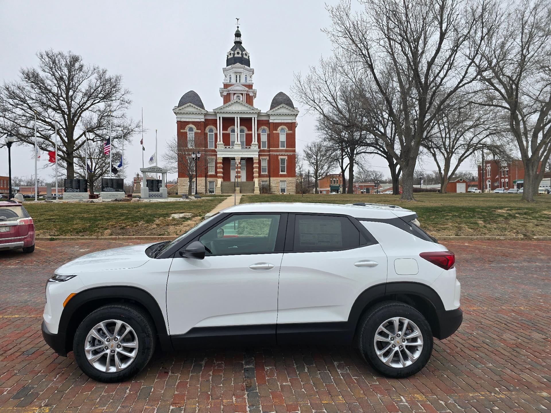 View vehicle photo 2