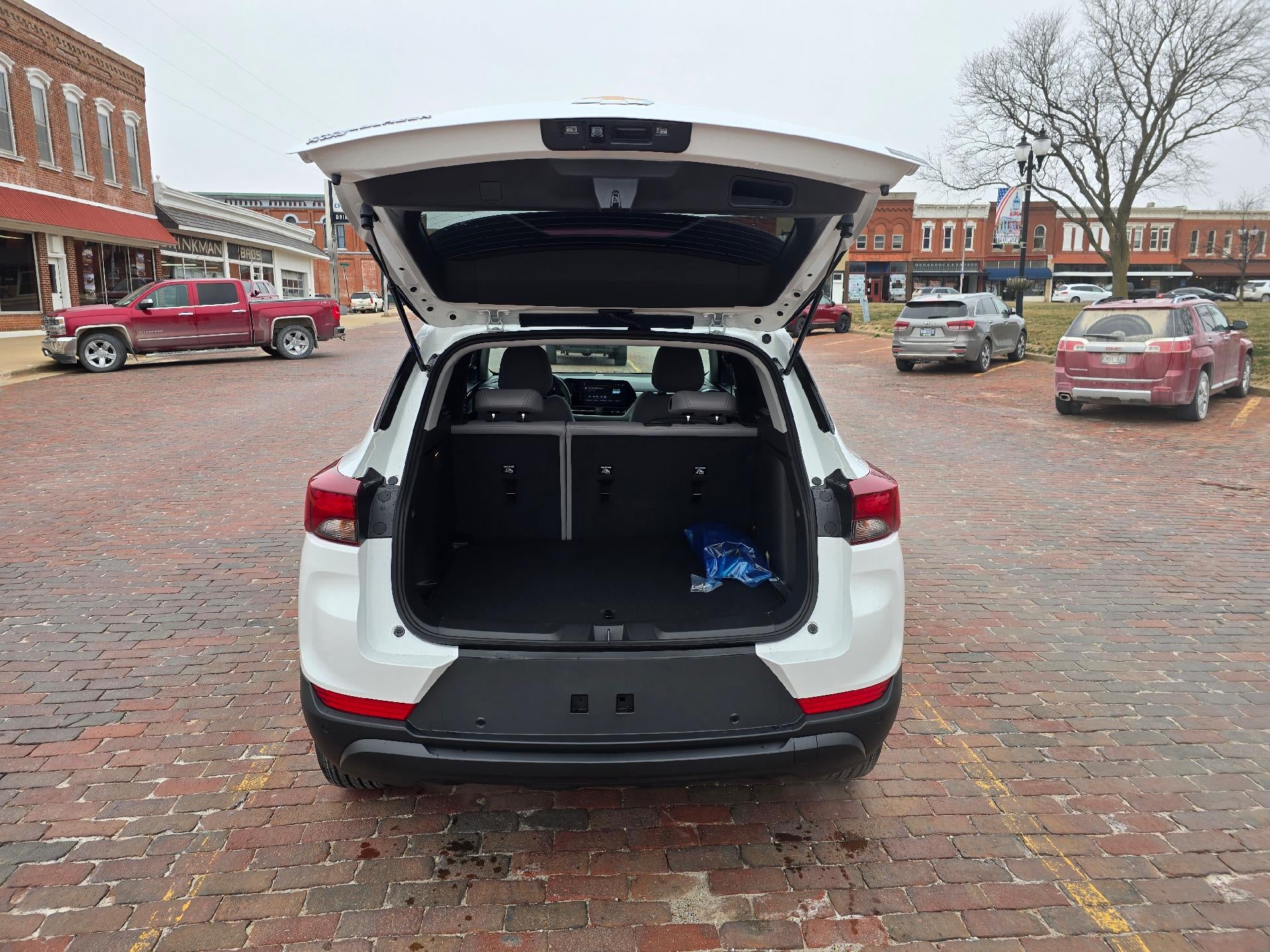 View vehicle photo 5