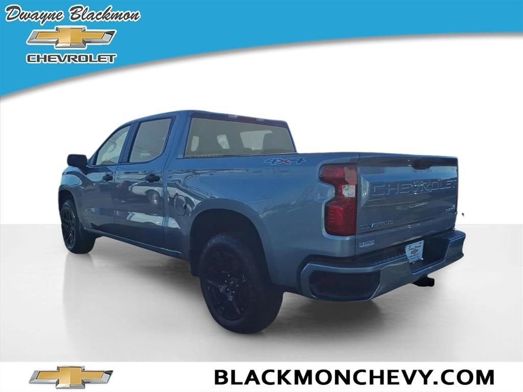 View vehicle photo 5