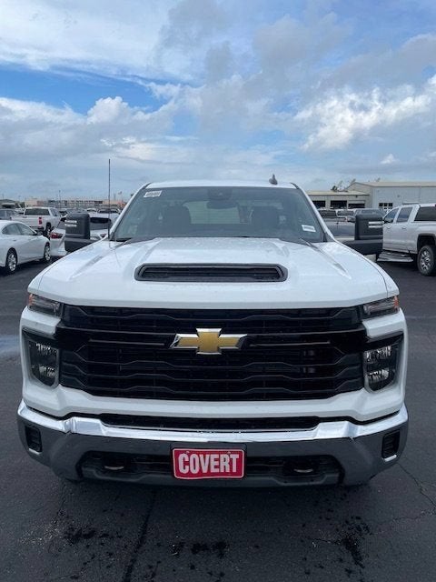 Summit White 2024 Chevrolet Silverado 2500HD Pickup Truck Four-Wheel Drive Automatic