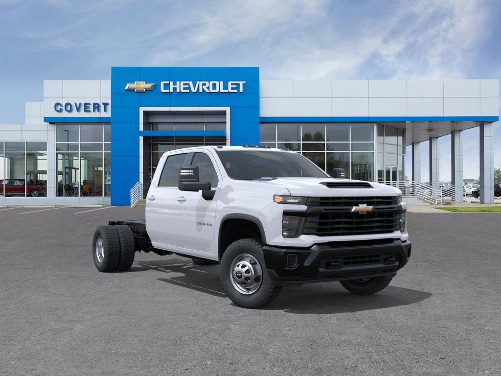 Summit White 2026 Chevrolet Silverado 3500HD Chassis Pickup Truck Four-Wheel Drive Automatic