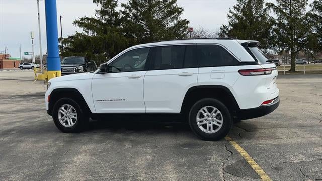 View vehicle photo 6