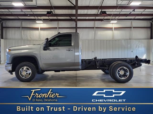 Sterling Gray Metallic 2026 Chevrolet Silverado 3500HD Chassis Pickup Truck Four-Wheel Drive Automatic