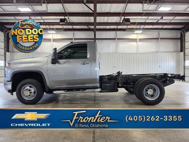 Sterling Gray Metallic 2026 Chevrolet Silverado 3500HD Chassis Pickup Truck Four-Wheel Drive Automatic