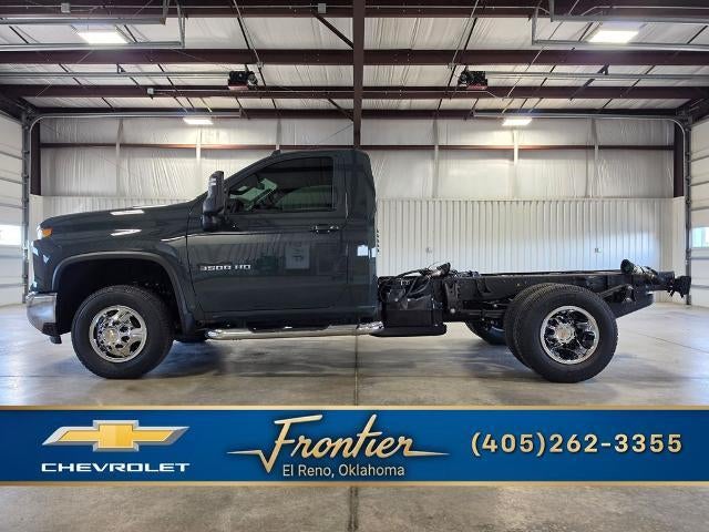 Cypress Gray 2026 Chevrolet Silverado 3500HD Chassis Pickup Truck Four-Wheel Drive Automatic