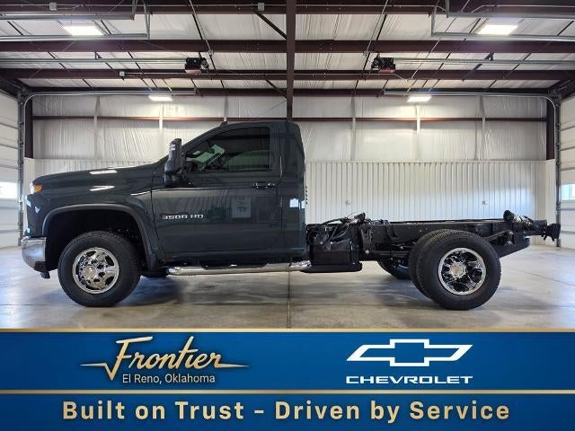 Cypress Gray 2026 Chevrolet Silverado 3500HD Chassis Pickup Truck Four-Wheel Drive Automatic