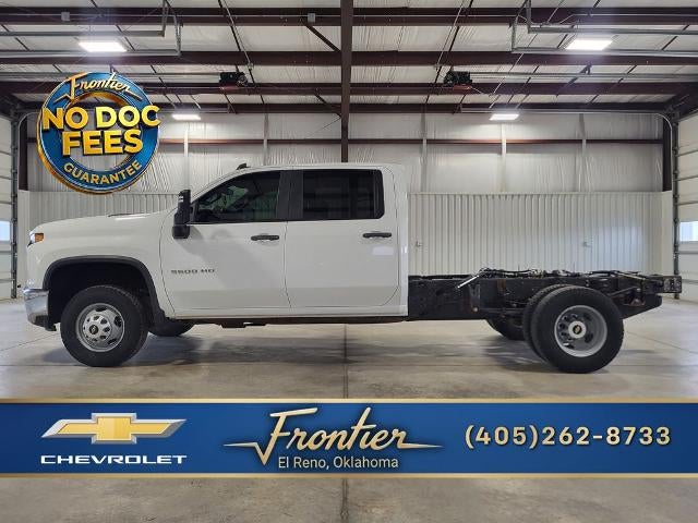 Summit White 2021 Chevrolet Silverado 3500HD Chassis Pickup Truck Four-Wheel Drive Automatic