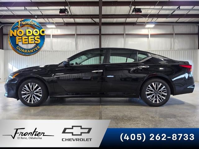 Black 2025 Nissan Altima 2.5 SV FWD Sedan Front-Wheel Drive Automatic