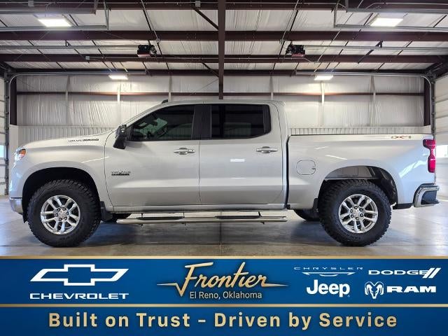 Silver Ice Metallic 2022 Chevrolet Silverado 1500 Pickup Truck Four-Wheel Drive Automatic