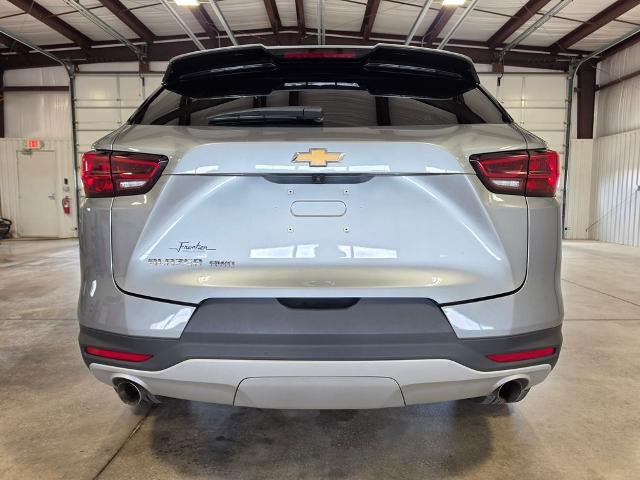 View vehicle photo 4