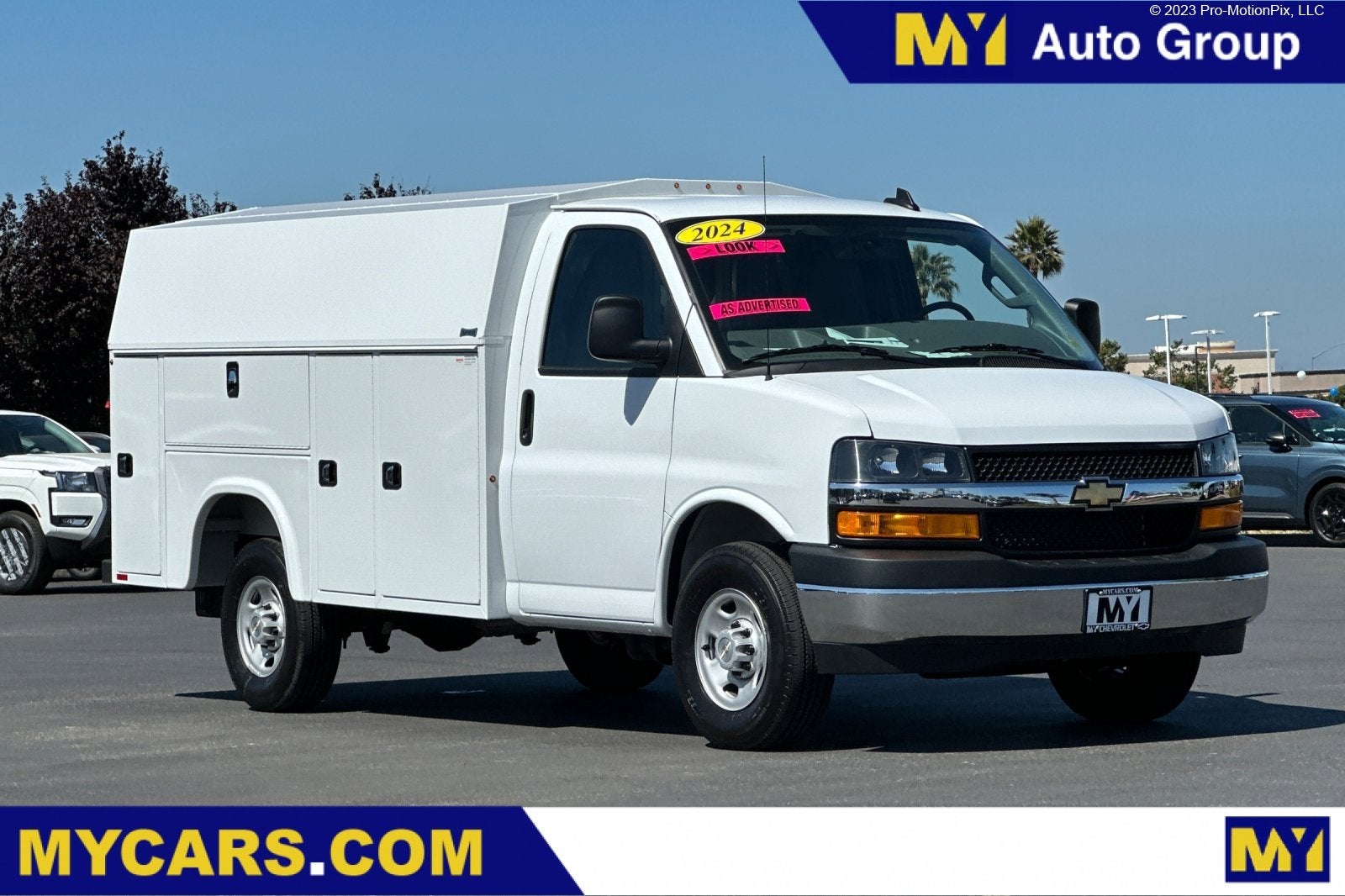 Summit White 2024 Chevrolet Express Chassis Van Rear-Wheel Drive Automatic