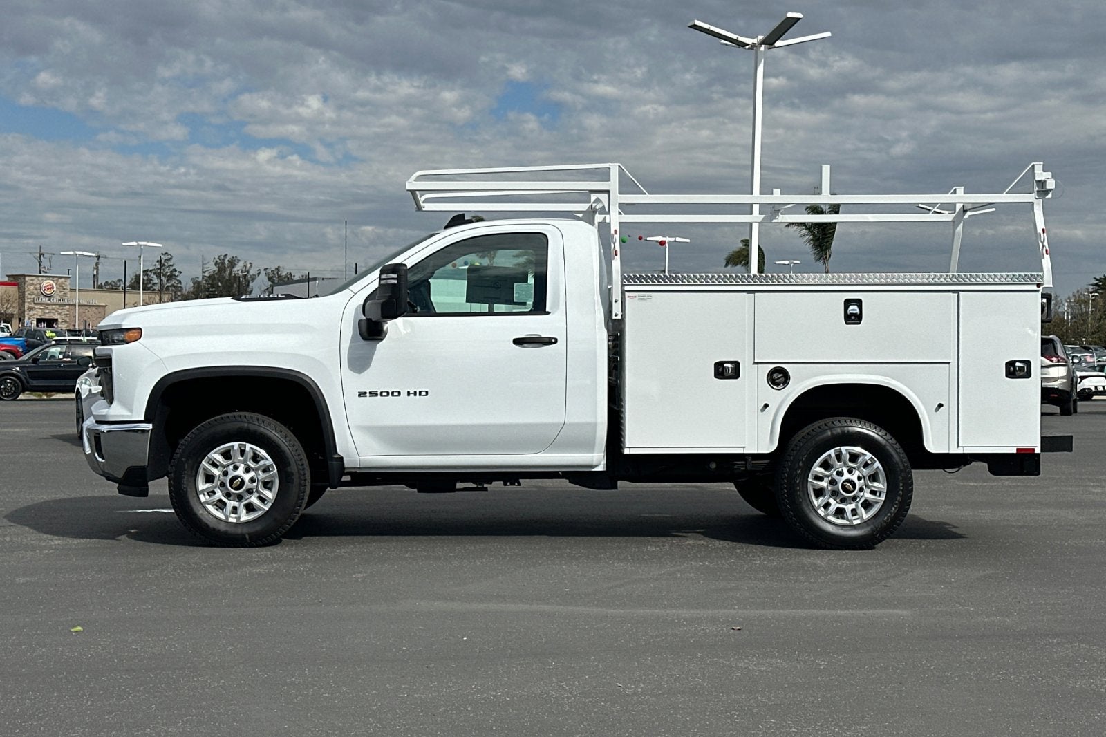 View vehicle photo 7