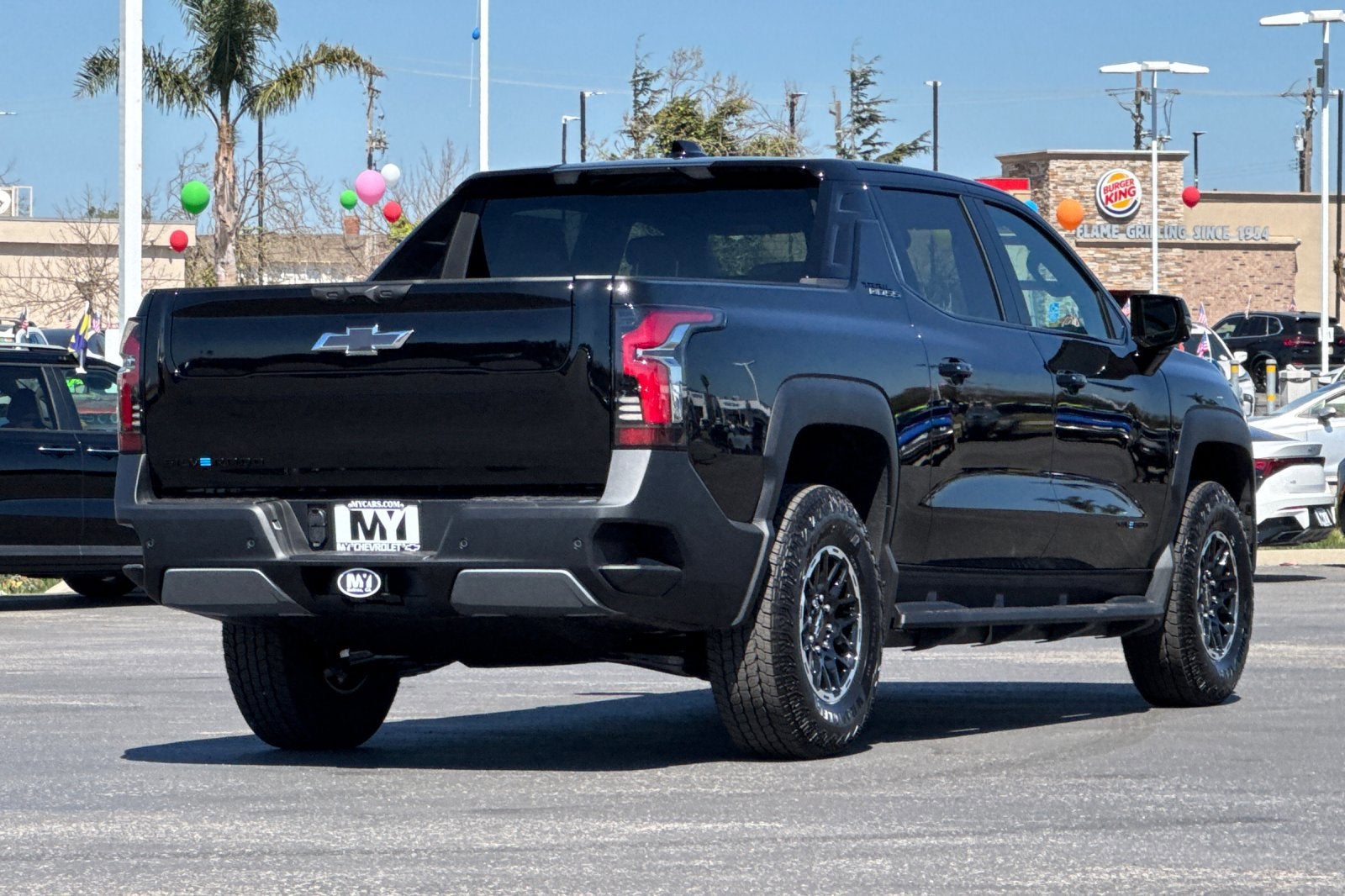 View vehicle photo 4