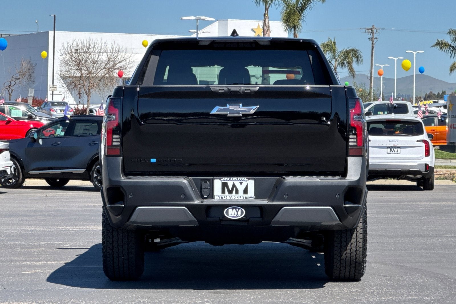 View vehicle photo 5