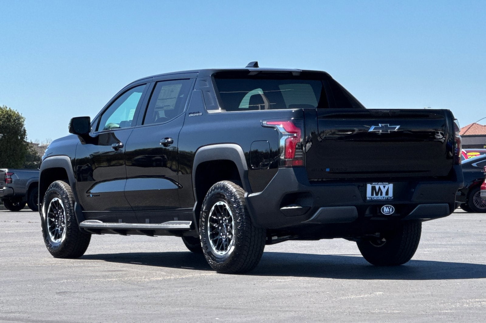 View vehicle photo 6