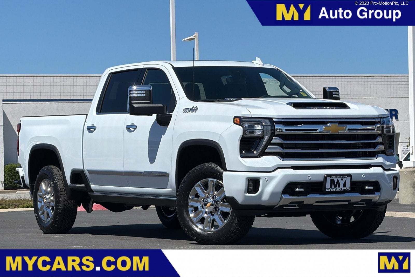 Polar White Tricoat 2026 Chevrolet Silverado 2500HD Pickup Truck Four-Wheel Drive Automatic