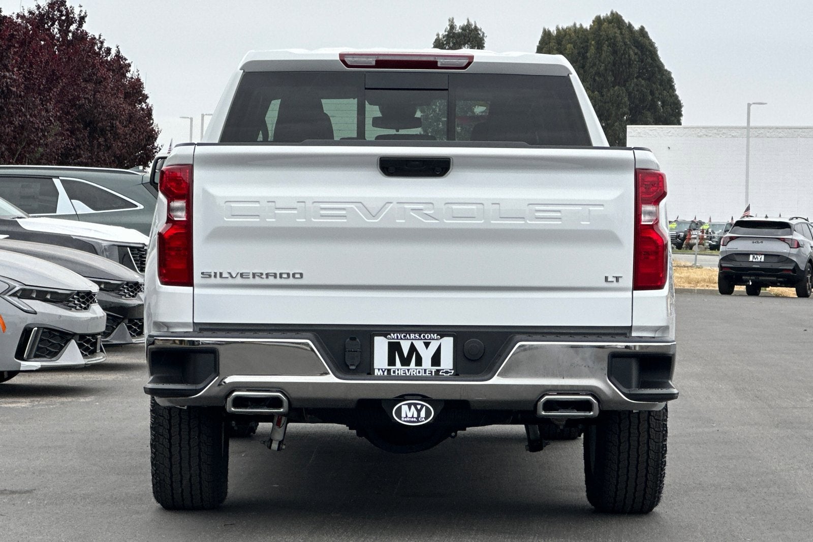 View vehicle photo 5