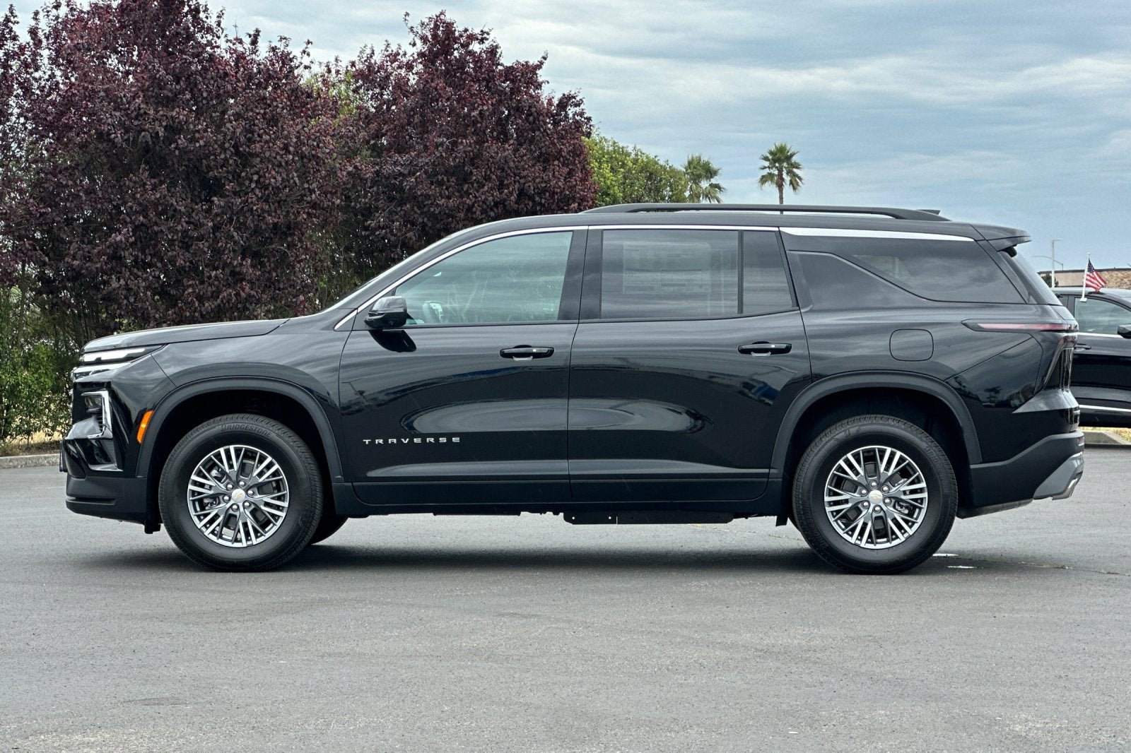 View vehicle photo 7