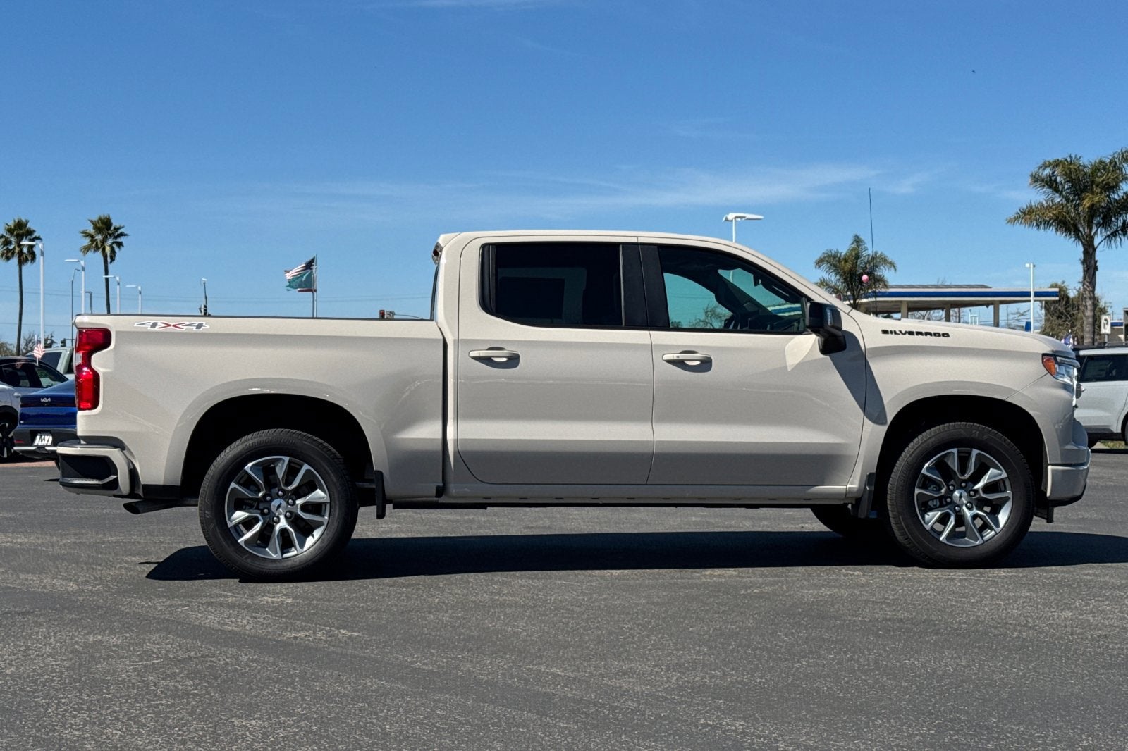 View vehicle photo 3