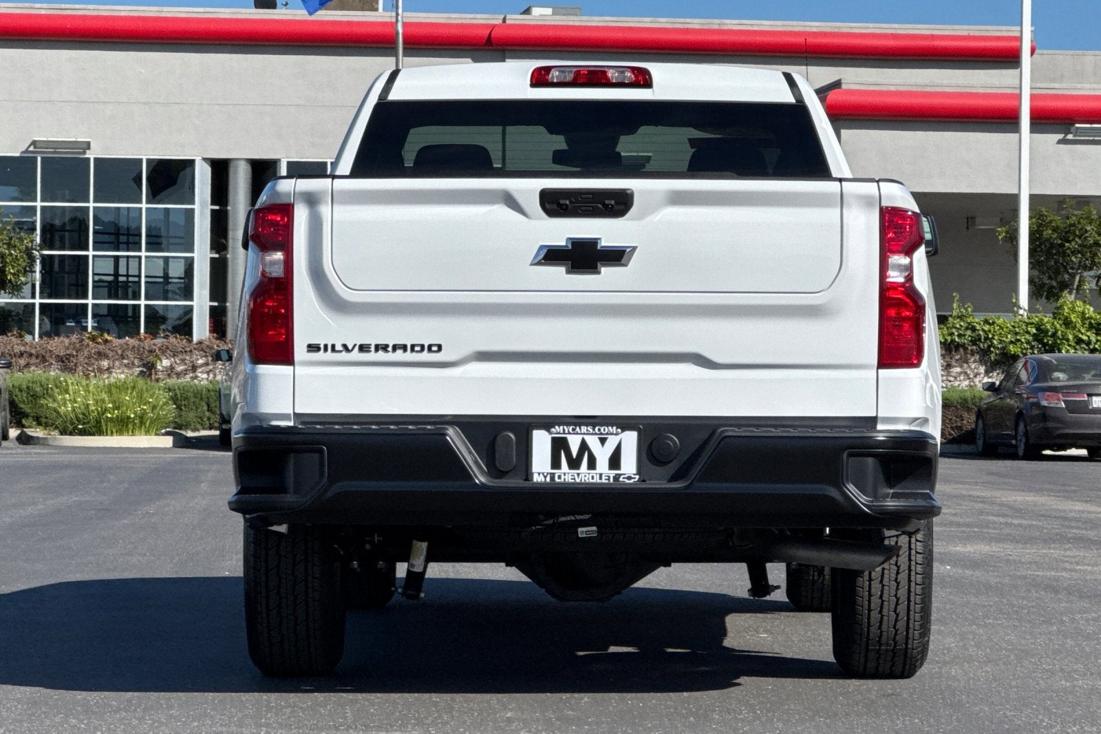 View vehicle photo 5