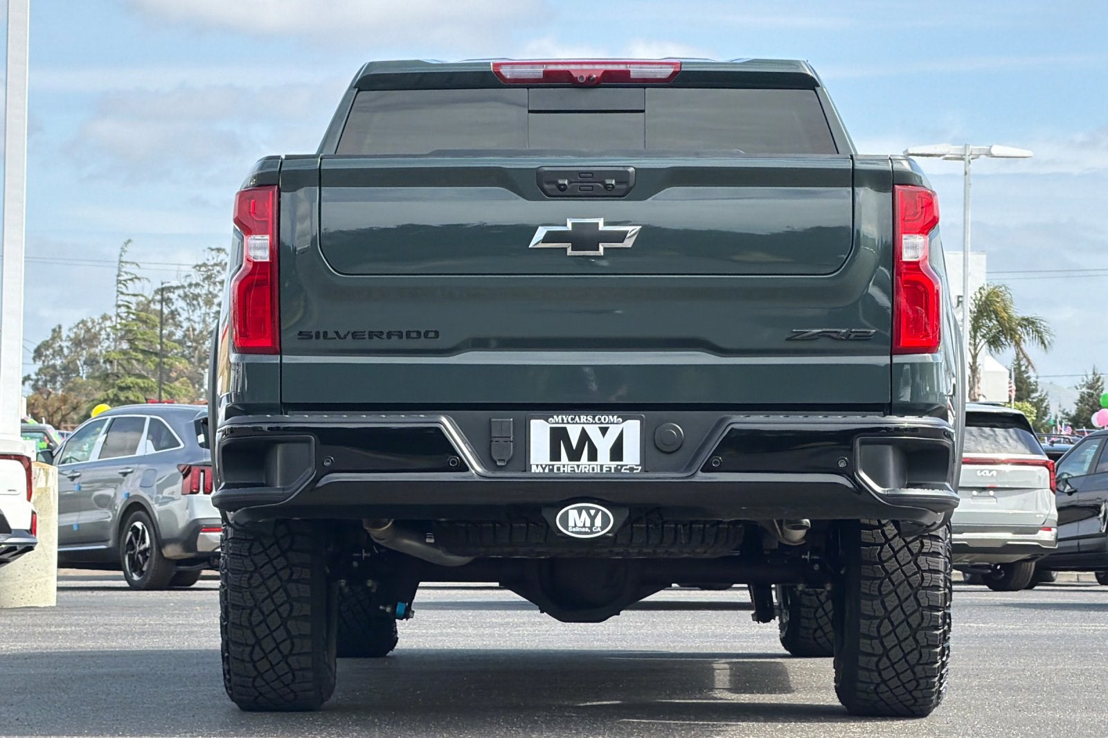 View vehicle photo 5