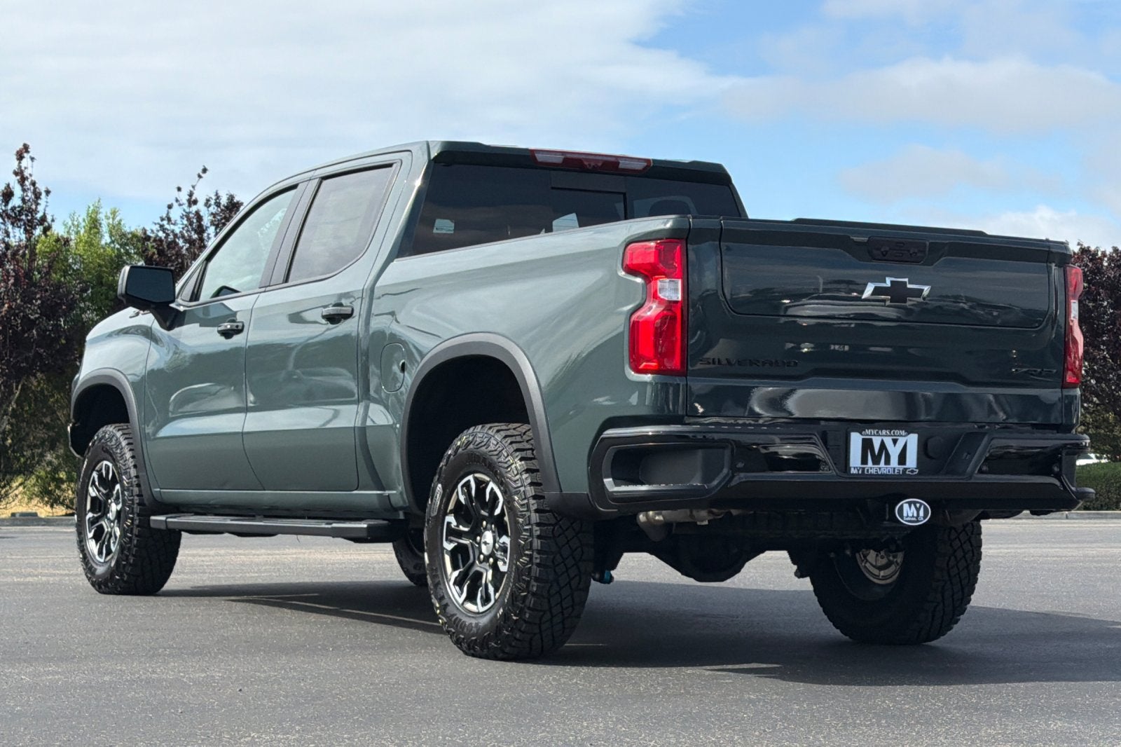 View vehicle photo 6