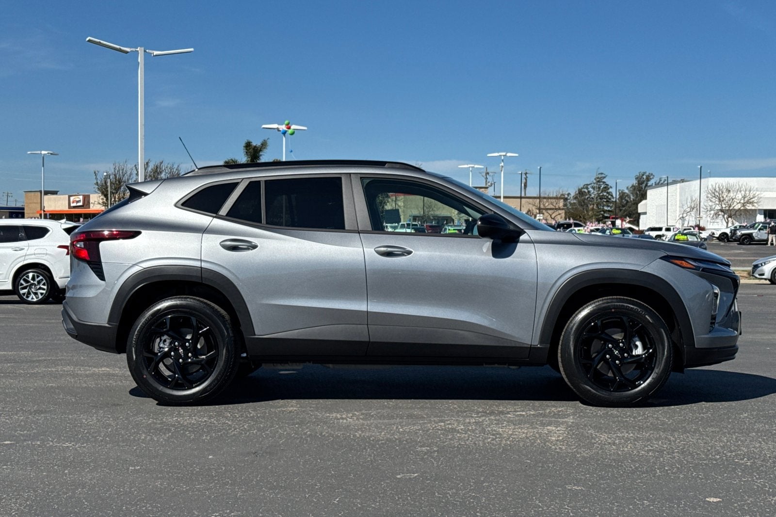 View vehicle photo 3