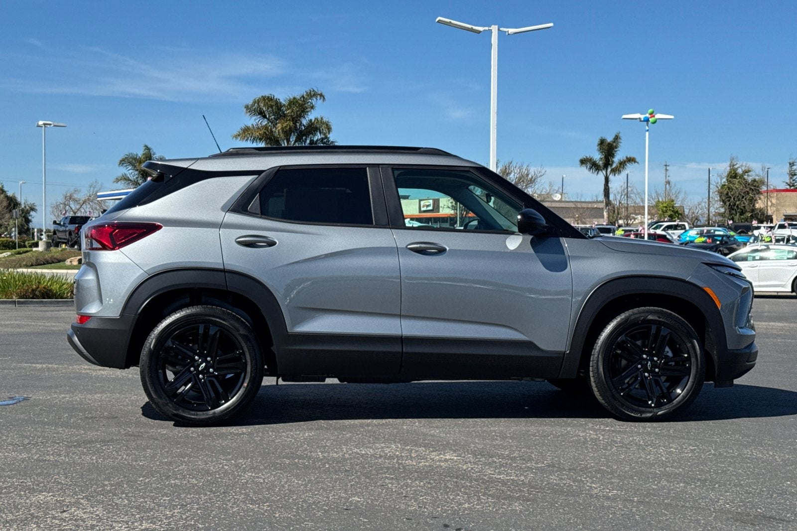 View vehicle photo 3