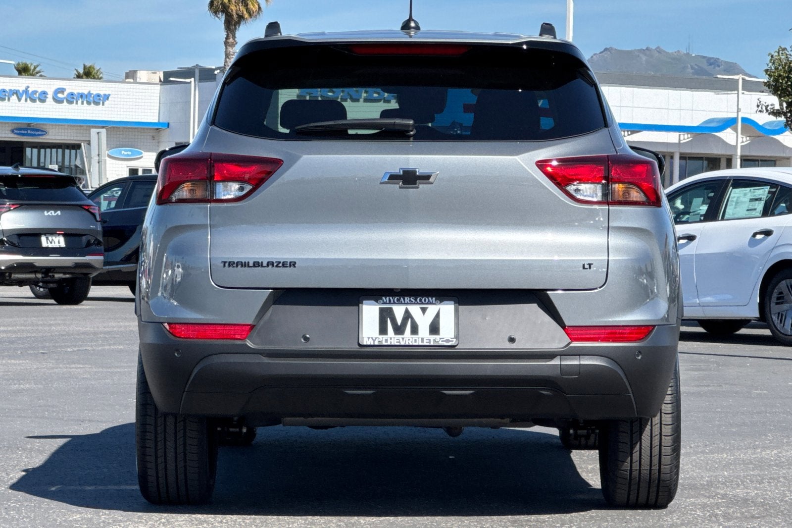 View vehicle photo 5