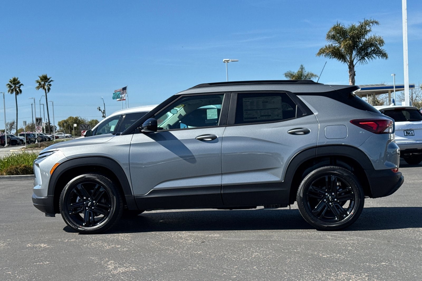 View vehicle photo 7