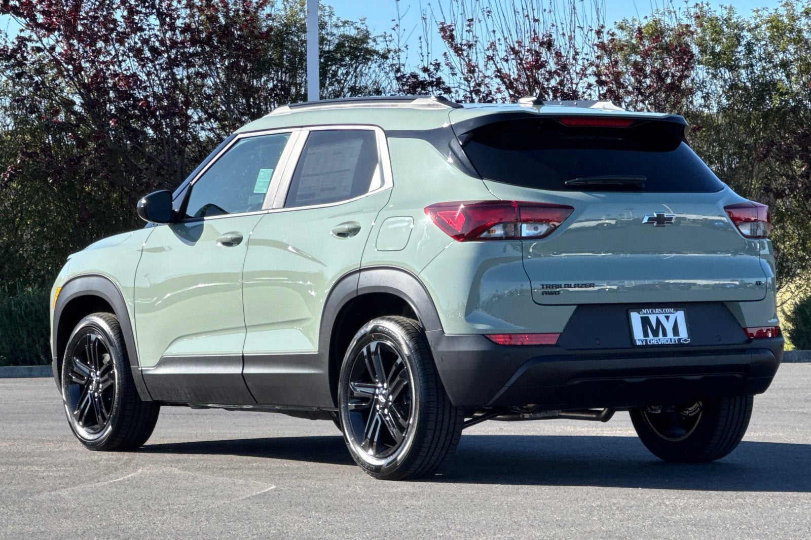 View vehicle photo 6