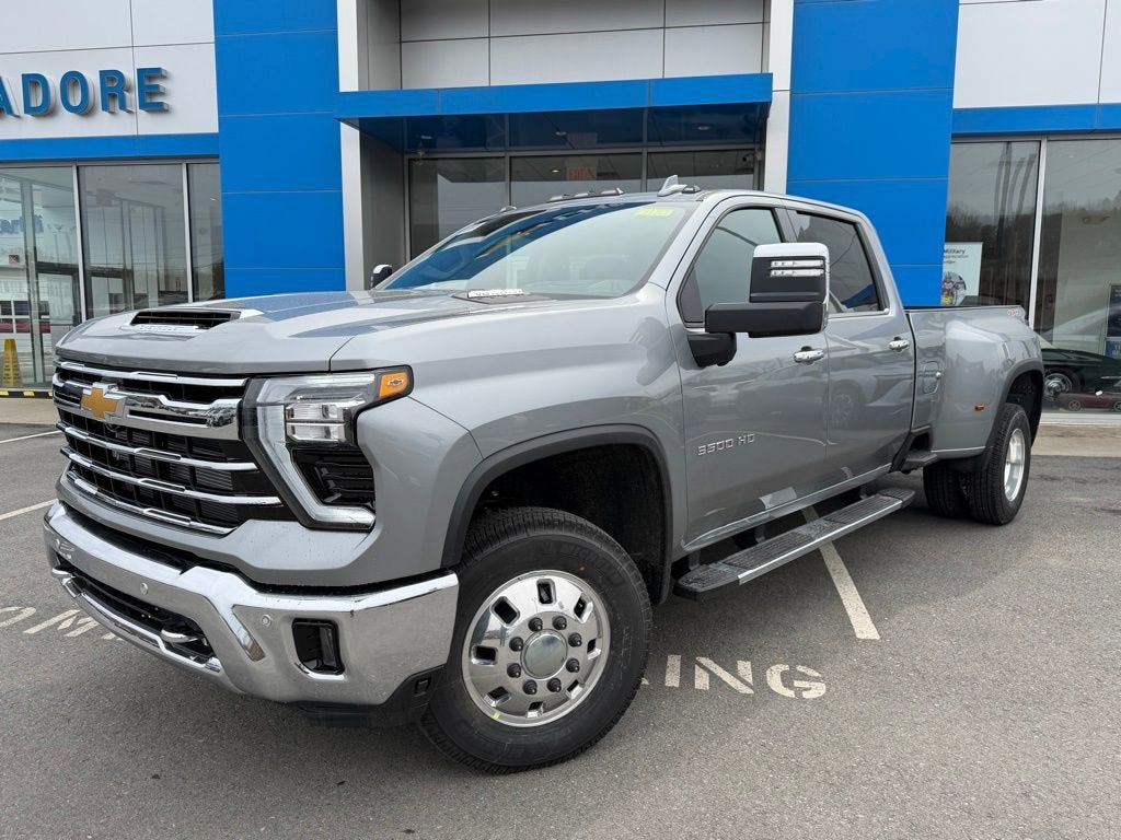 Sterling Gray Metallic 2026 Chevrolet Silverado 3500HD Pickup Truck Four-Wheel Drive Automatic