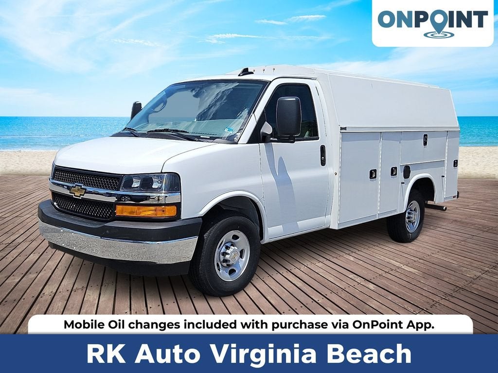 Summit White 2025 Chevrolet Express Chassis Van Rear-Wheel Drive Automatic