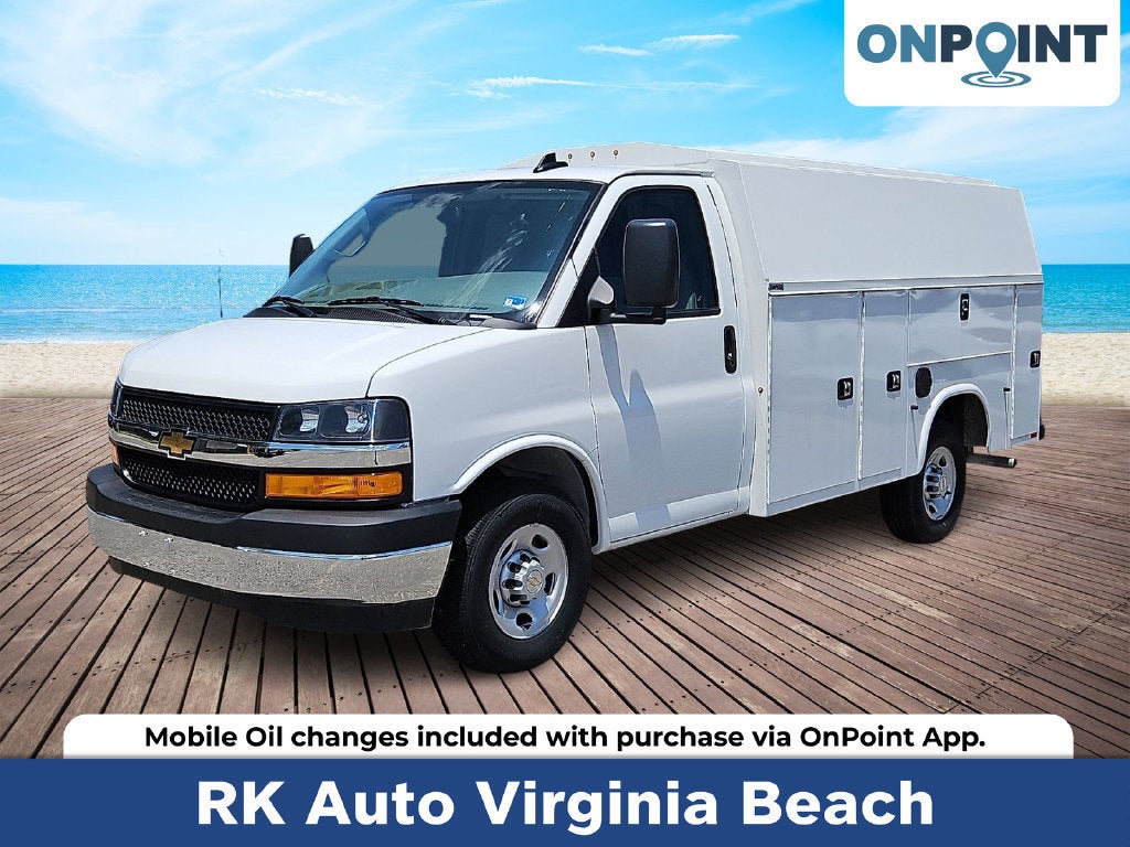 Summit White 2025 Chevrolet Express Chassis Van Rear-Wheel Drive Automatic