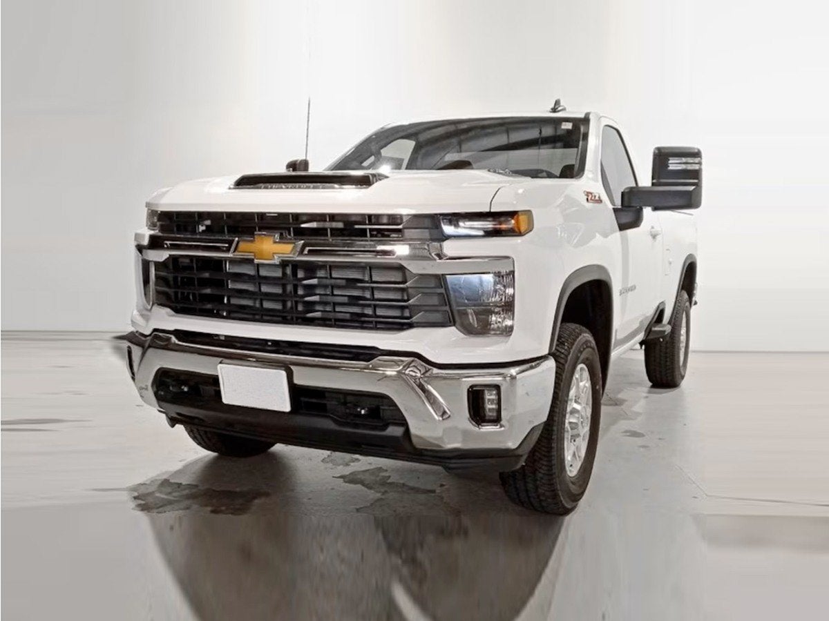 Summit White 2026 Chevrolet Silverado 3500HD Chassis Pickup Truck Four-Wheel Drive Automatic