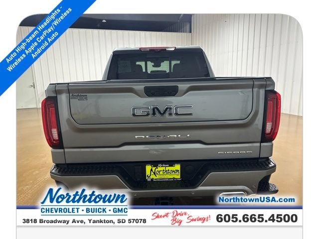 View vehicle photo 4