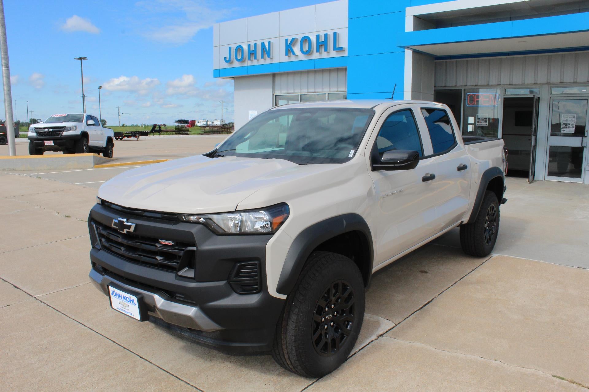 White Sands 2026 Chevrolet Colorado Pickup Truck Four-Wheel Drive Automatic