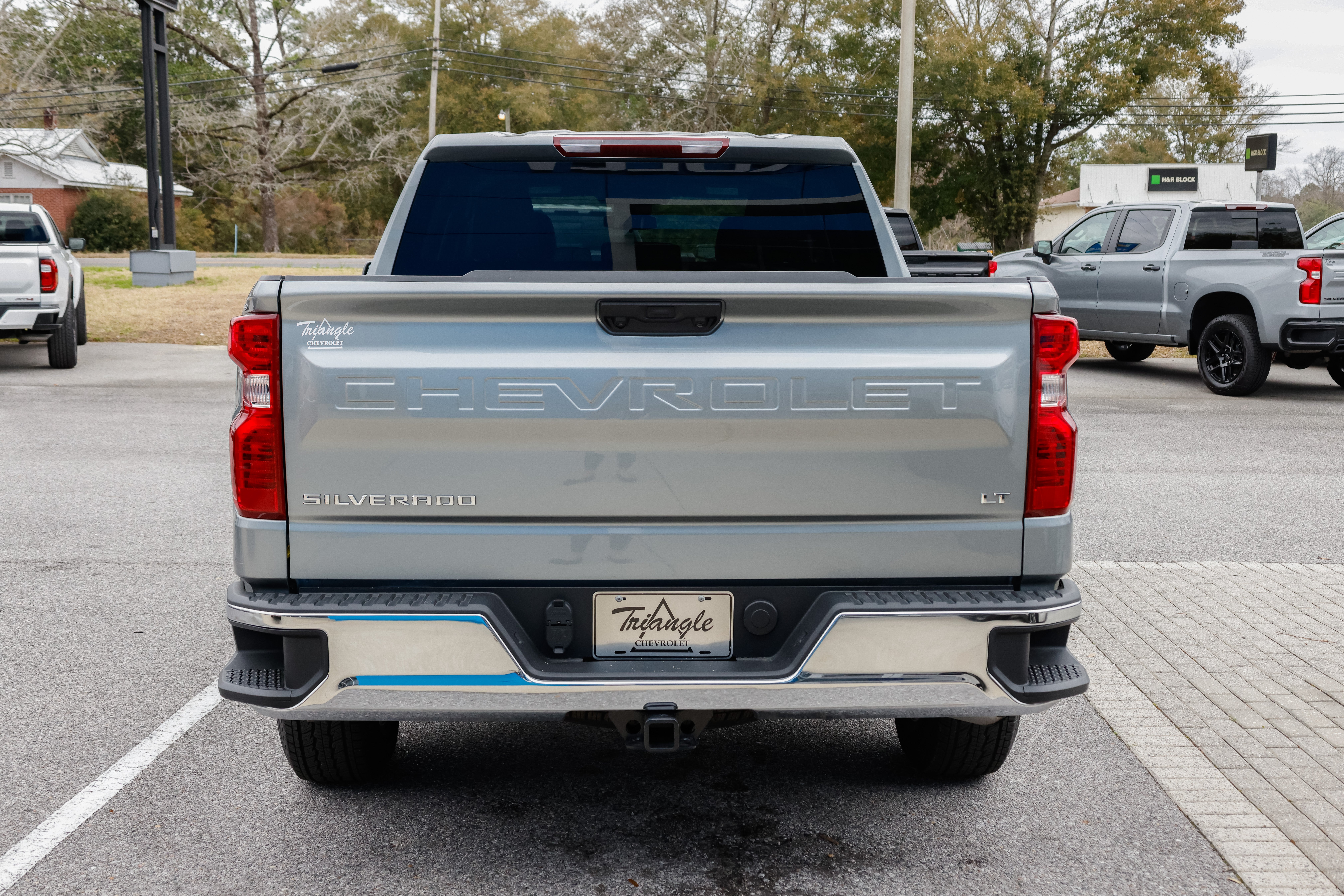 View vehicle photo 5