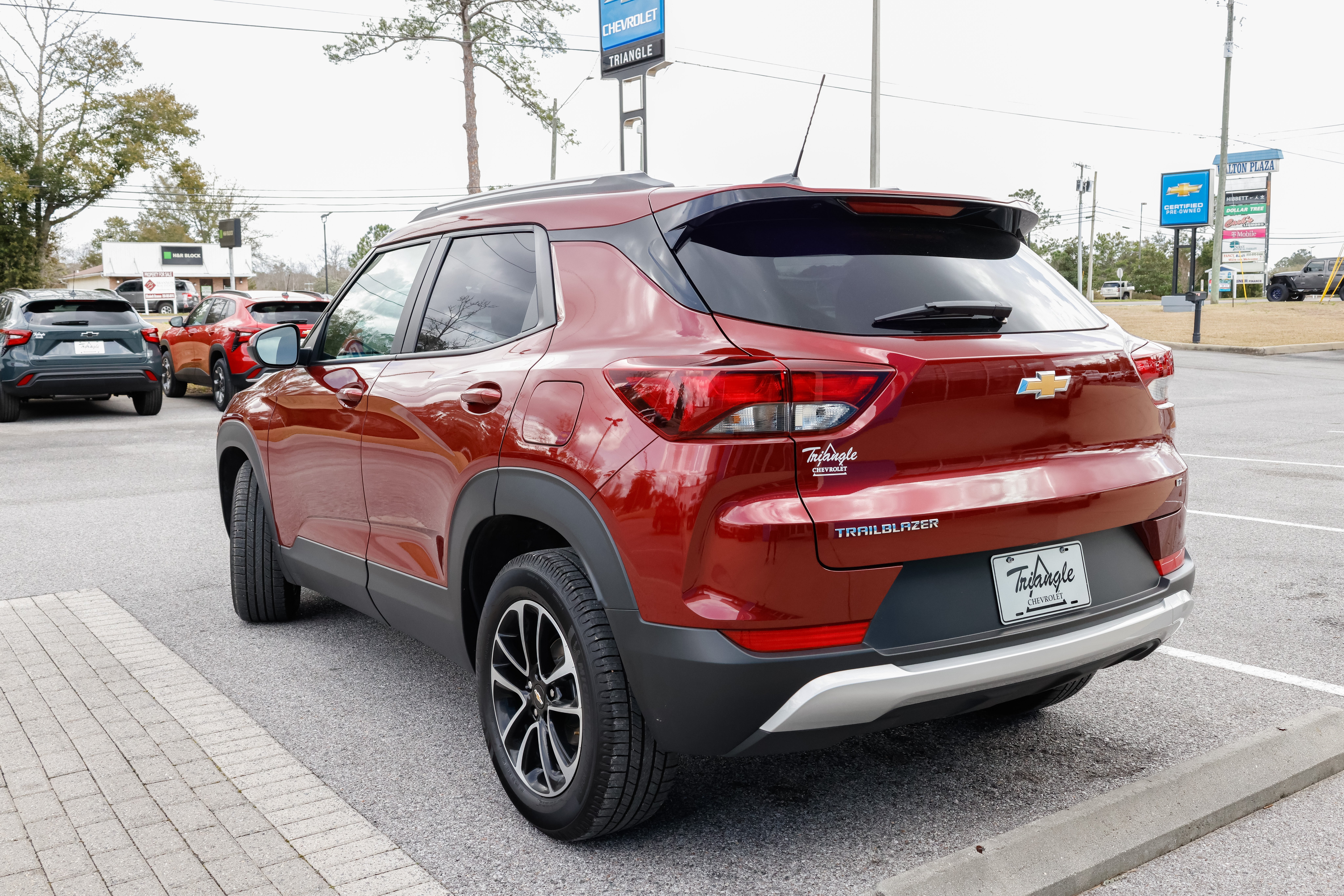 View vehicle photo 4