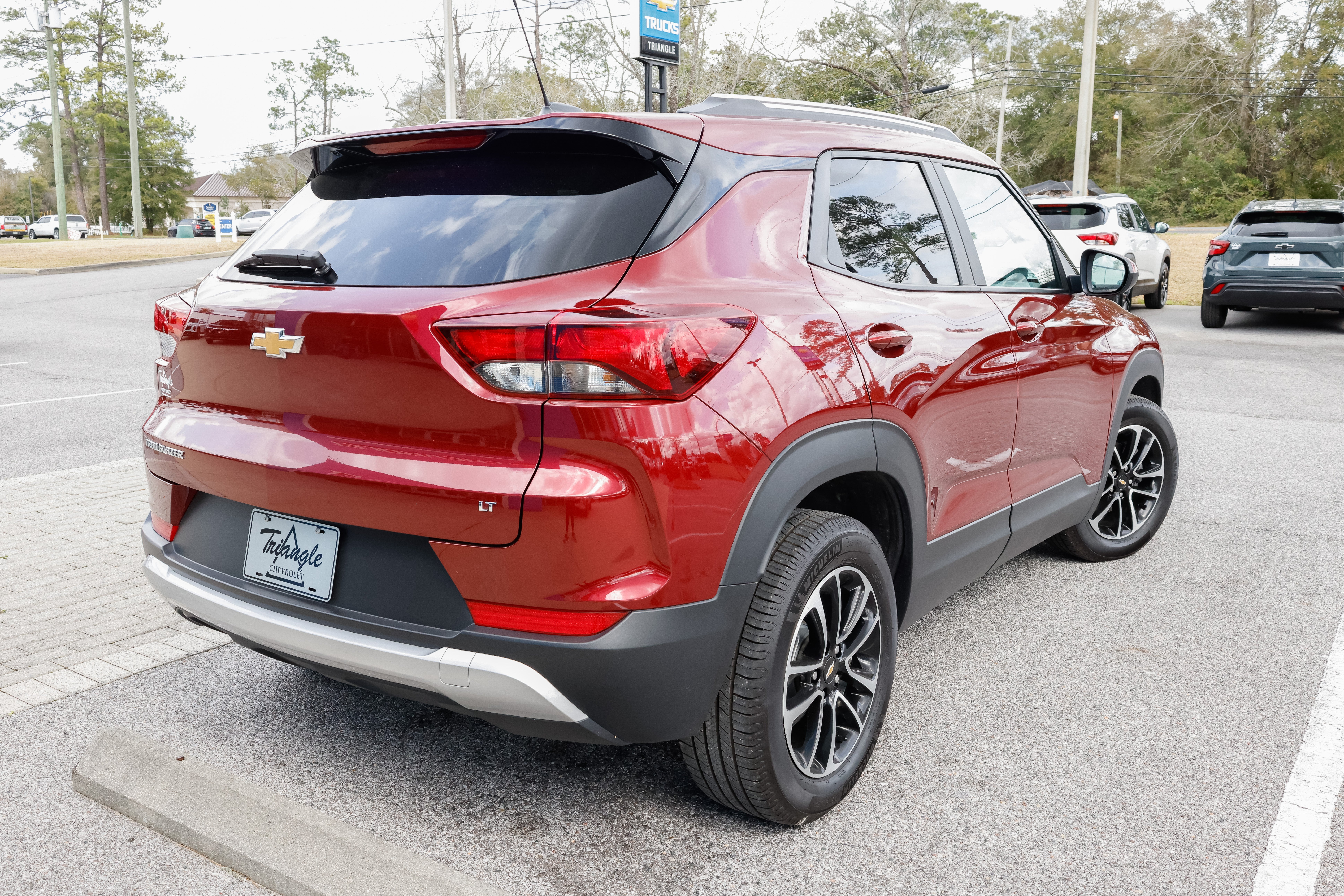 View vehicle photo 6