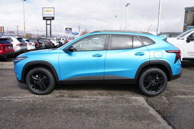 View vehicle photo 3
