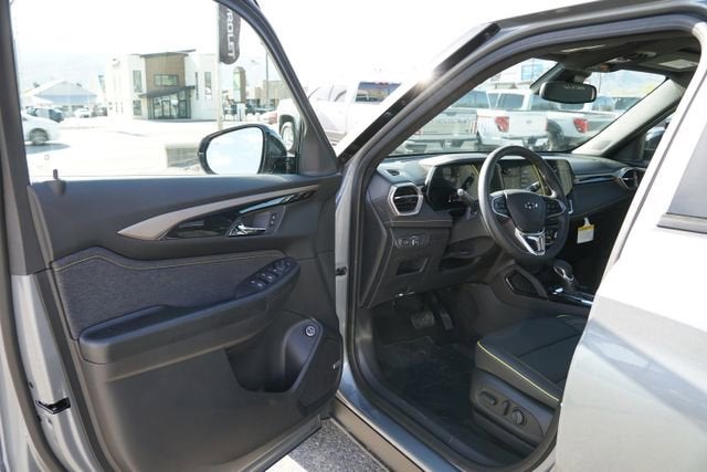 View vehicle photo 6